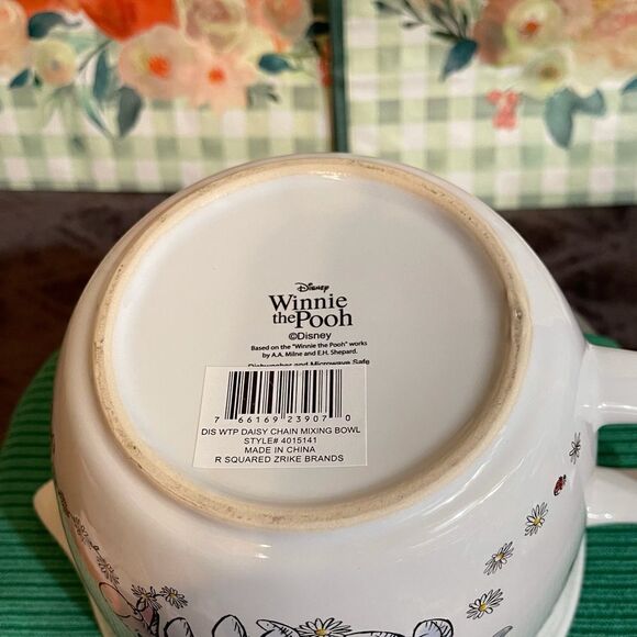 Disney Winnie the Pooh Daisy Chain batter bowl NWT - Picture 5 of 7